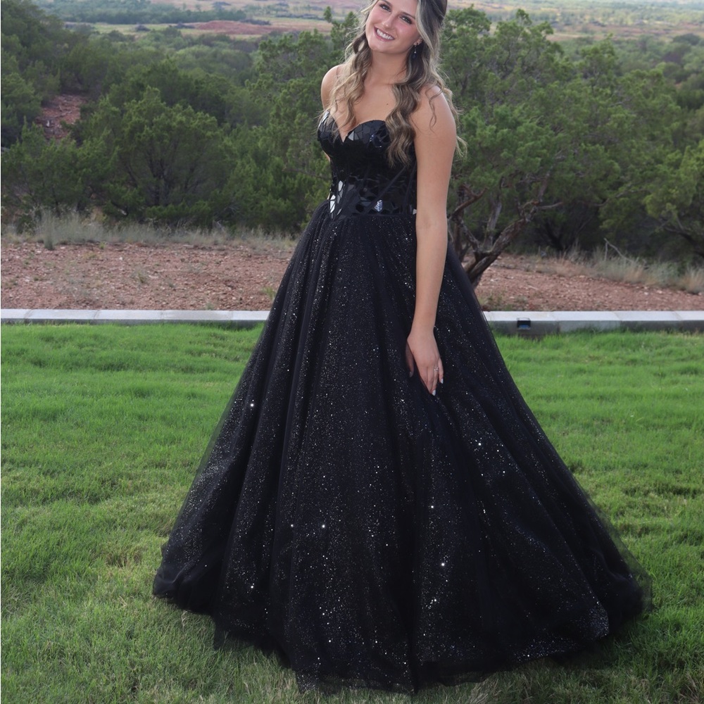 Black Sherri Hill Size 6